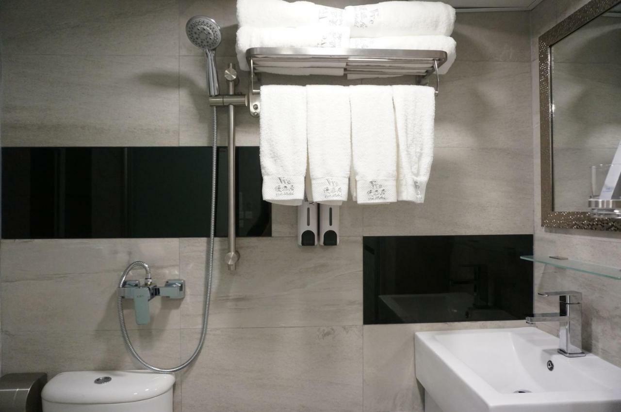 Vve Vve Hotel Hong Kong Bagian luar foto